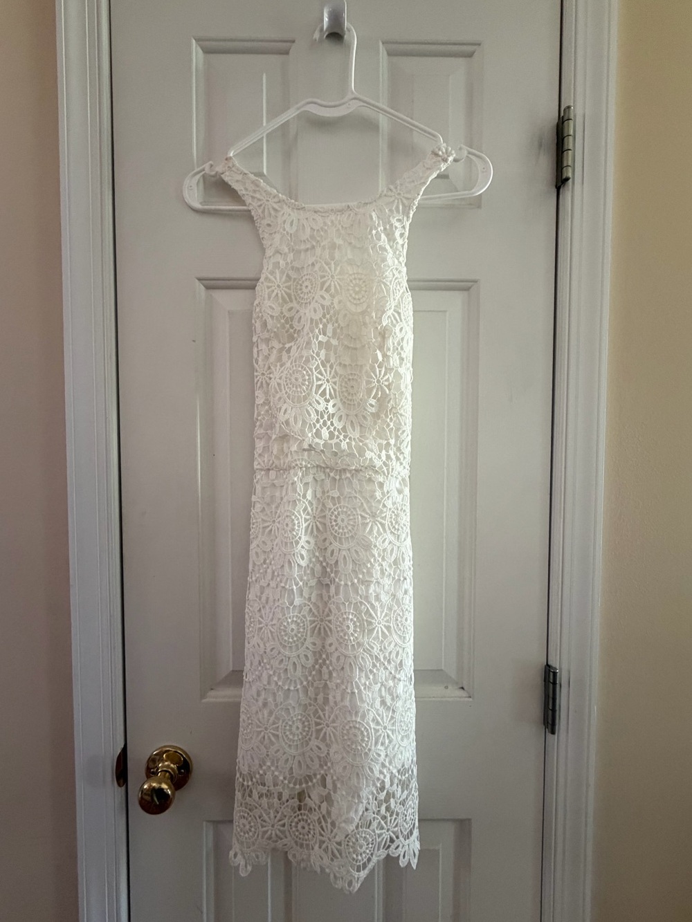 White Lace Sleeveless Midi Dress